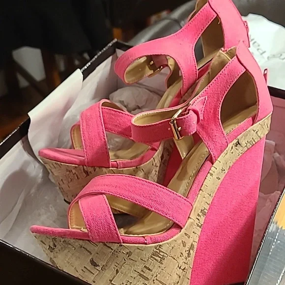 Liliana peace-15 hot pink wedges - Picture 1 of 11